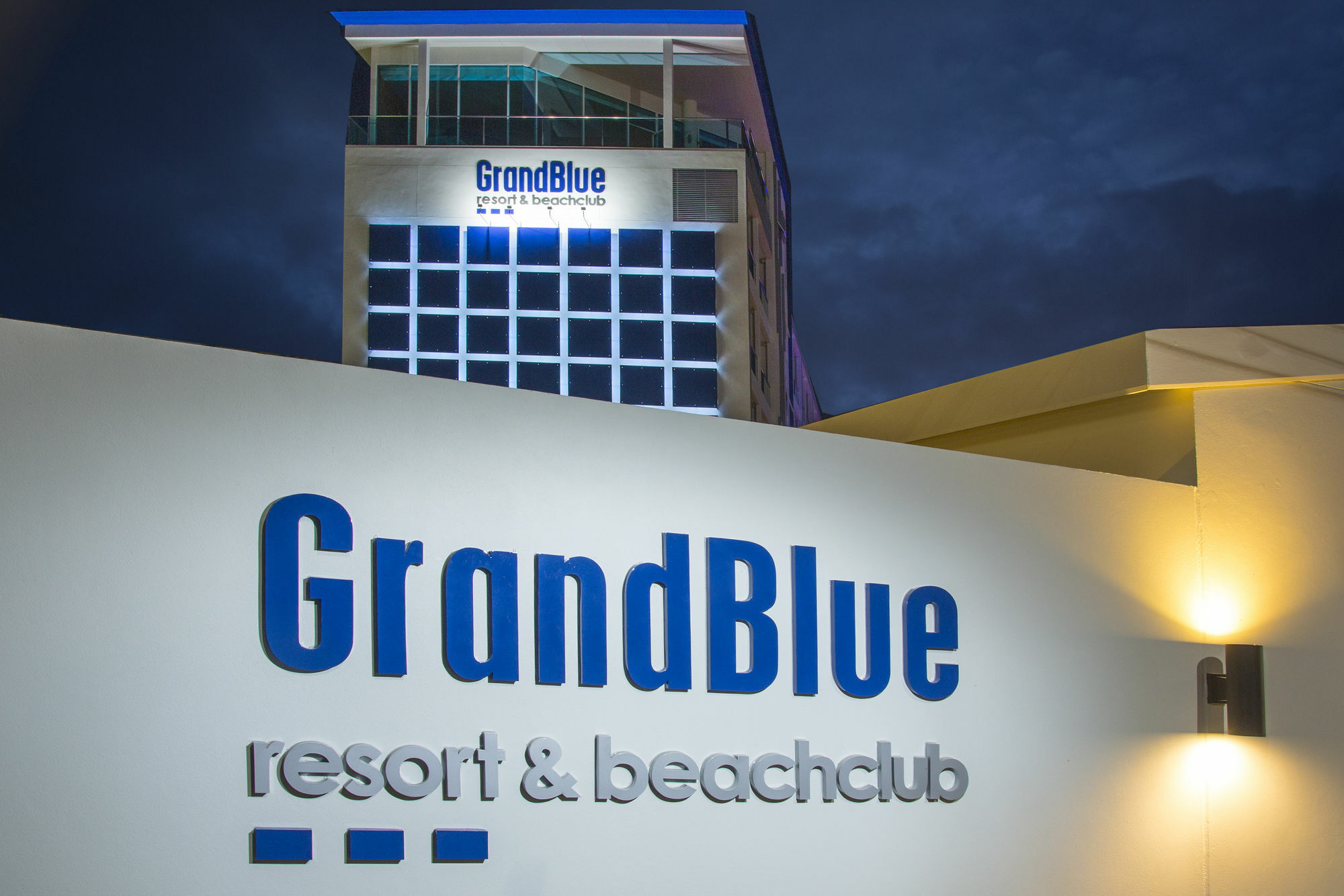 Grandblue Resort & Beachclub Mae Phim Bagian luar foto